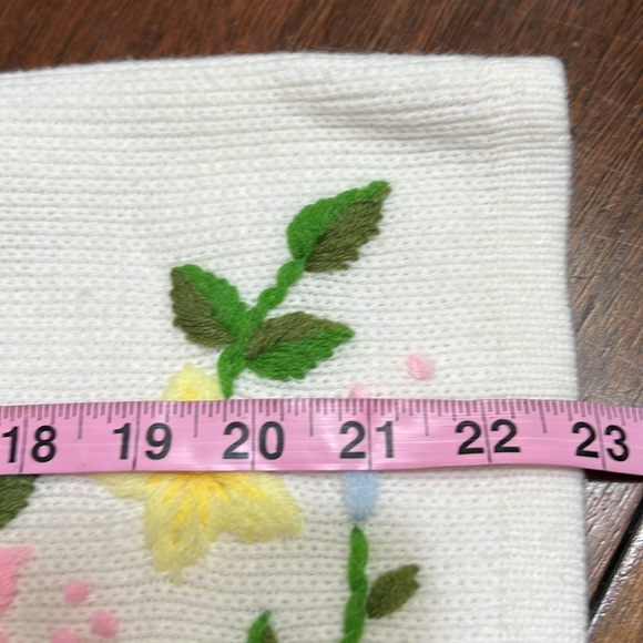 Vintage Sweater Bee By Banff White Cardigan Hand Embroidered Flowers Sz M EUC - Picture 12 of 13